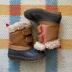 Baby Gap Thinsulate Winter Duck Boots with Sherpa
